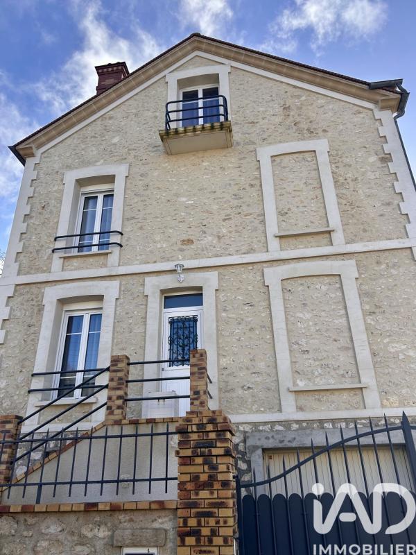 Maison 8 Pièce(s) Champagne-sur-Seine