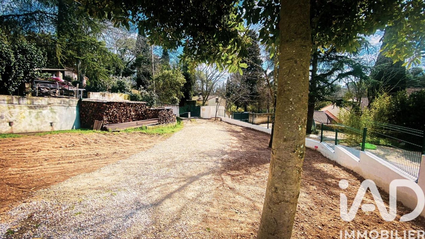 Terrain  Nîmes