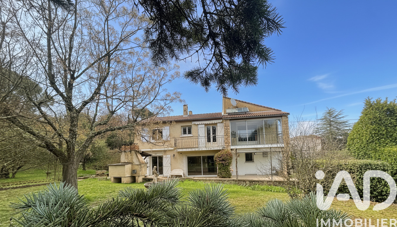 Maison traditionnelle 8 Pièce(s) Sabran