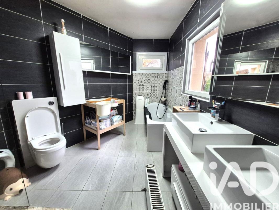 Maison 7 Pièce(s) Seraincourt