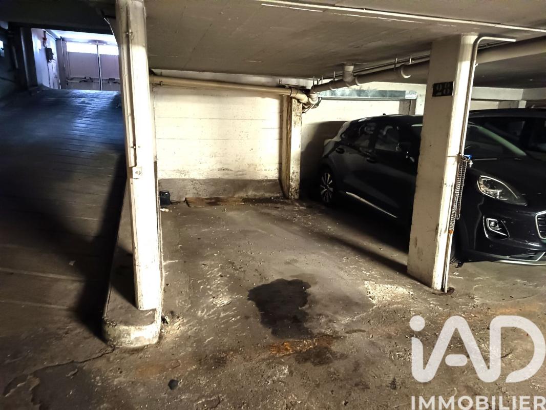 Parking  Paris 10eme Arrondissement