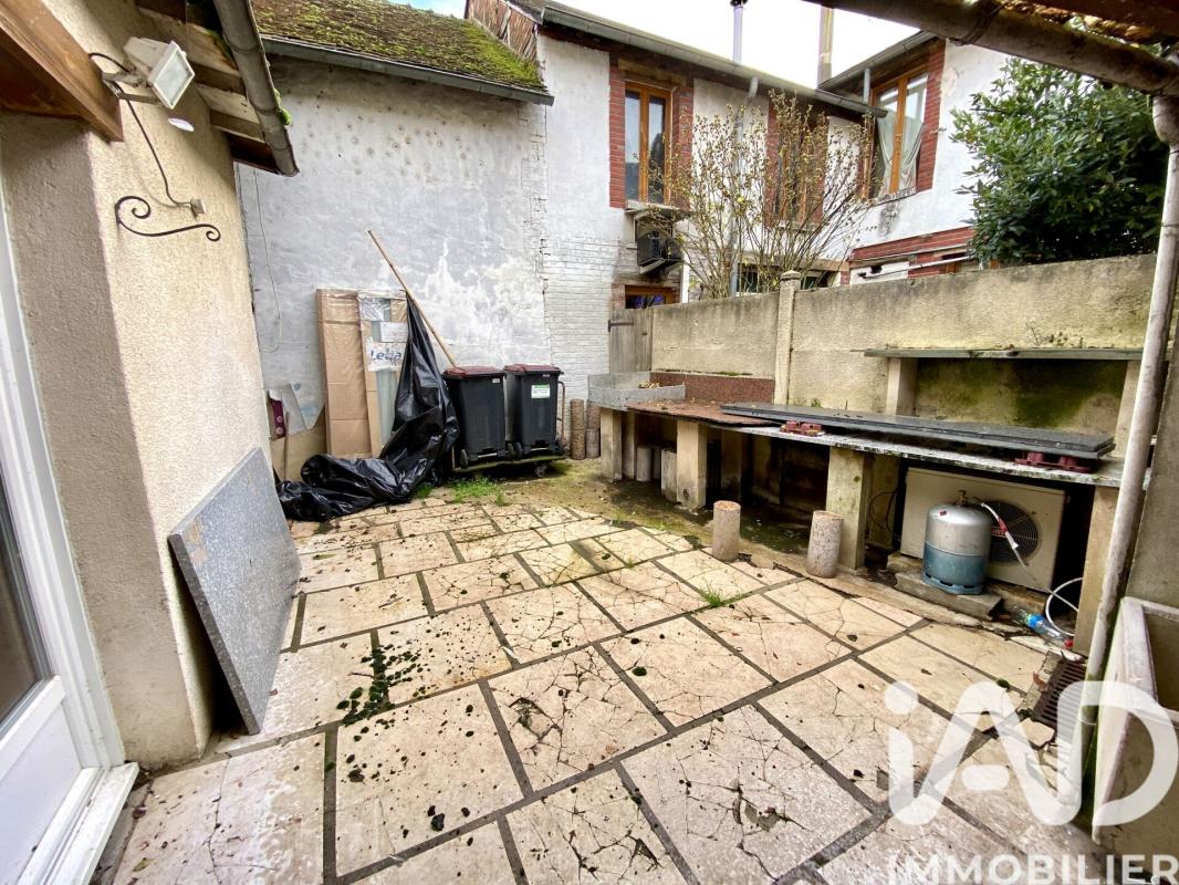 Immeuble  Château-Renard - Photo 16