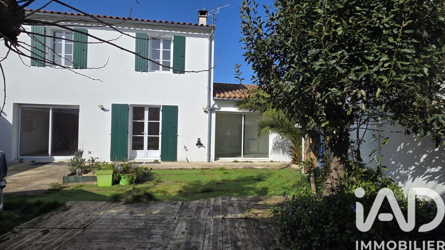 Maison 5 Pièce(s) La Flotte
