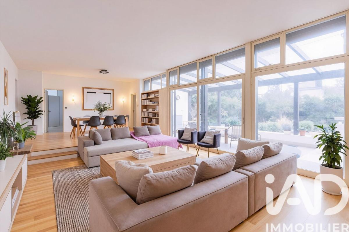 Maison 8 Pièce(s) L'Étang-la-Ville