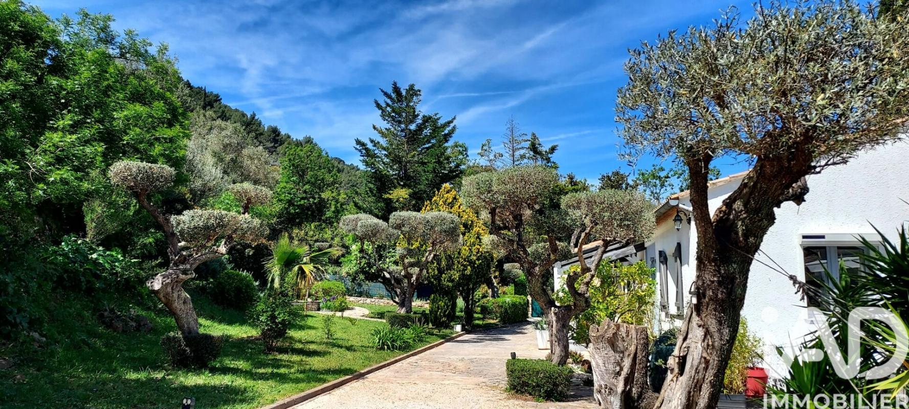 Maison traditionnelle 5 Pièce(s) Solliès-Ville