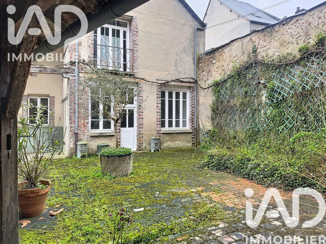 Maison de village 12 Pièce(s) Château-Renard