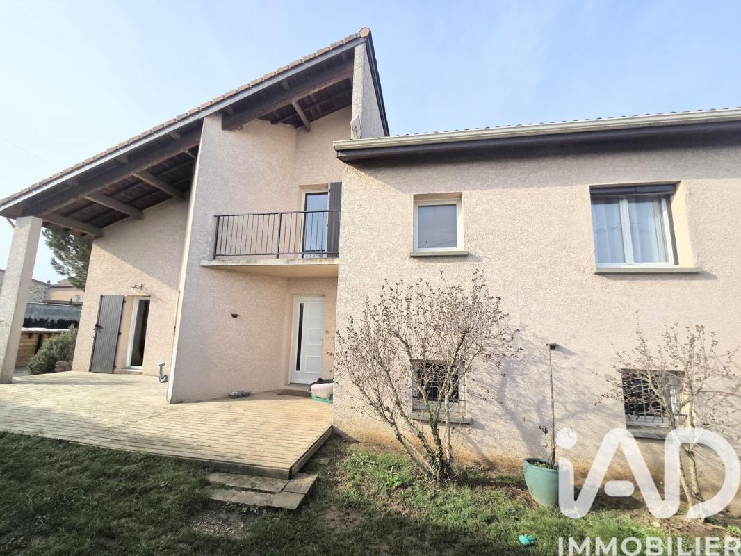 Maison 5 Pièce(s) Charnas