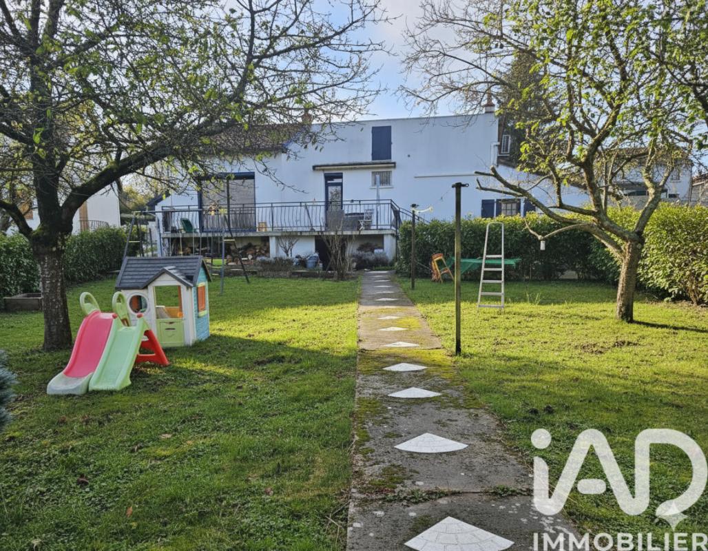 Maison 4 Pièce(s) Égly