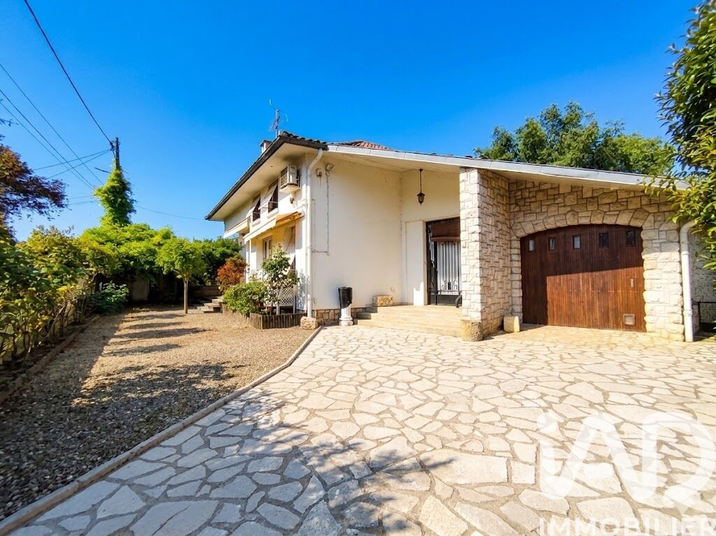 Maison traditionnelle 8 Pièce(s) Vic-Fezensac
