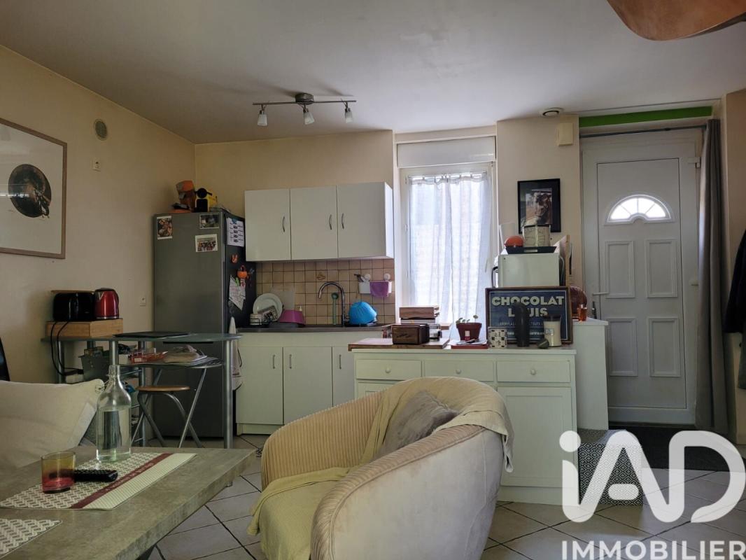 Maison 3 Pièce(s) Bourg-des-Comptes