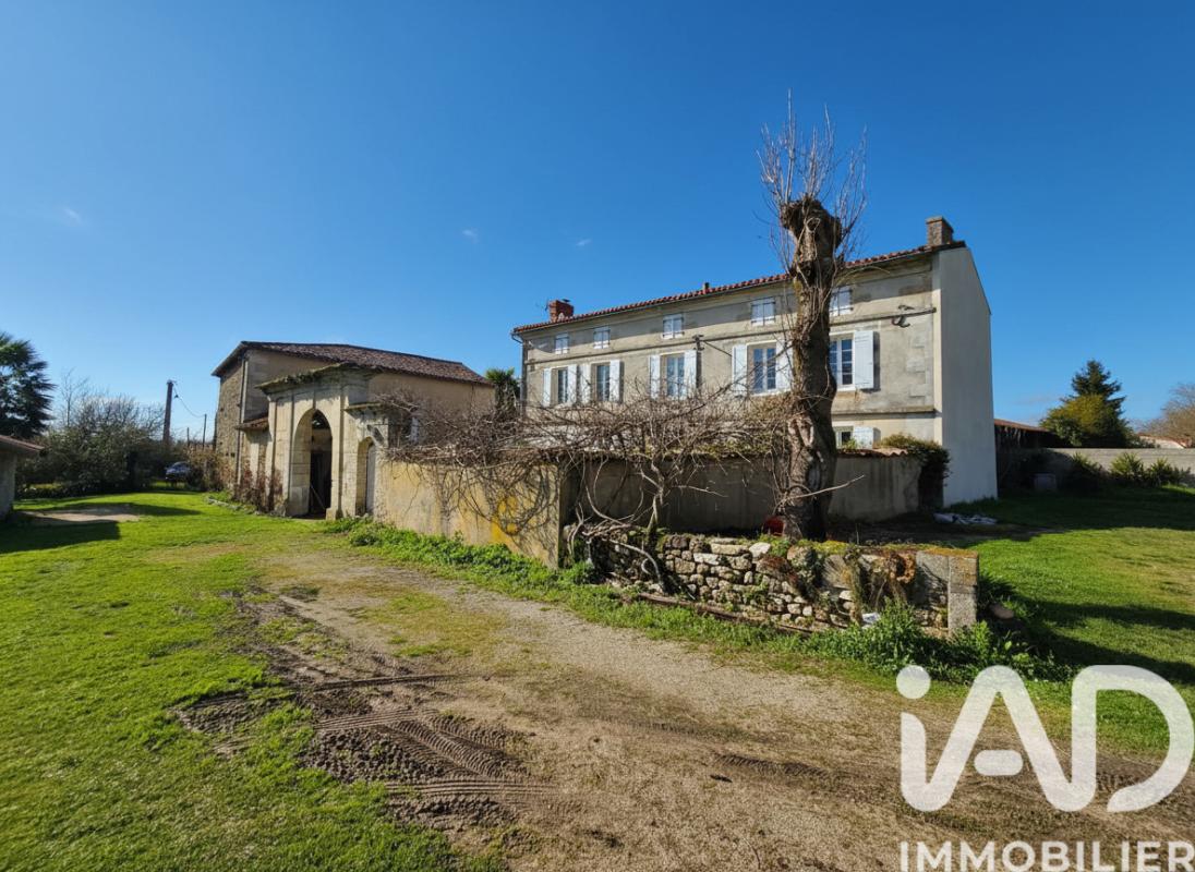 Maison 8 Pièce(s) Champniers