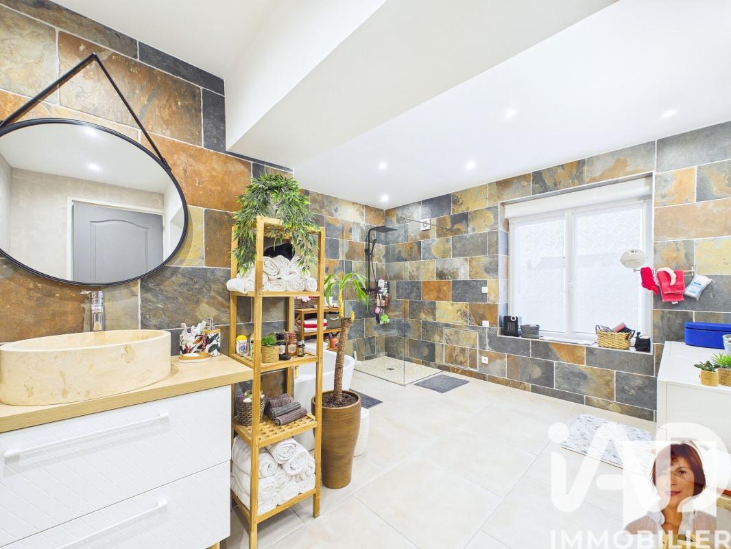 Maison 8 Pièce(s) Sebourg