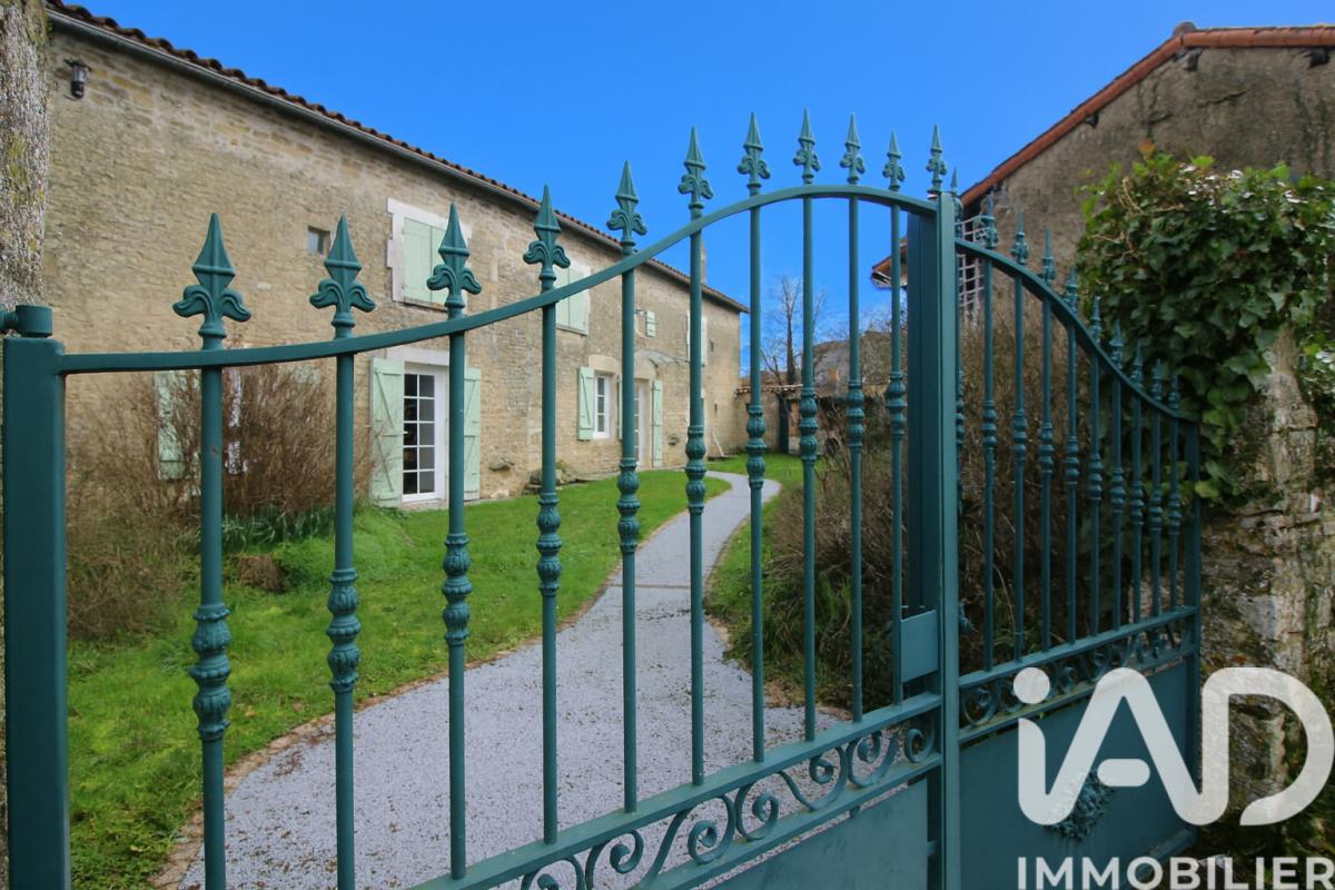 Maison 5 Pièce(s) Villefagnan
