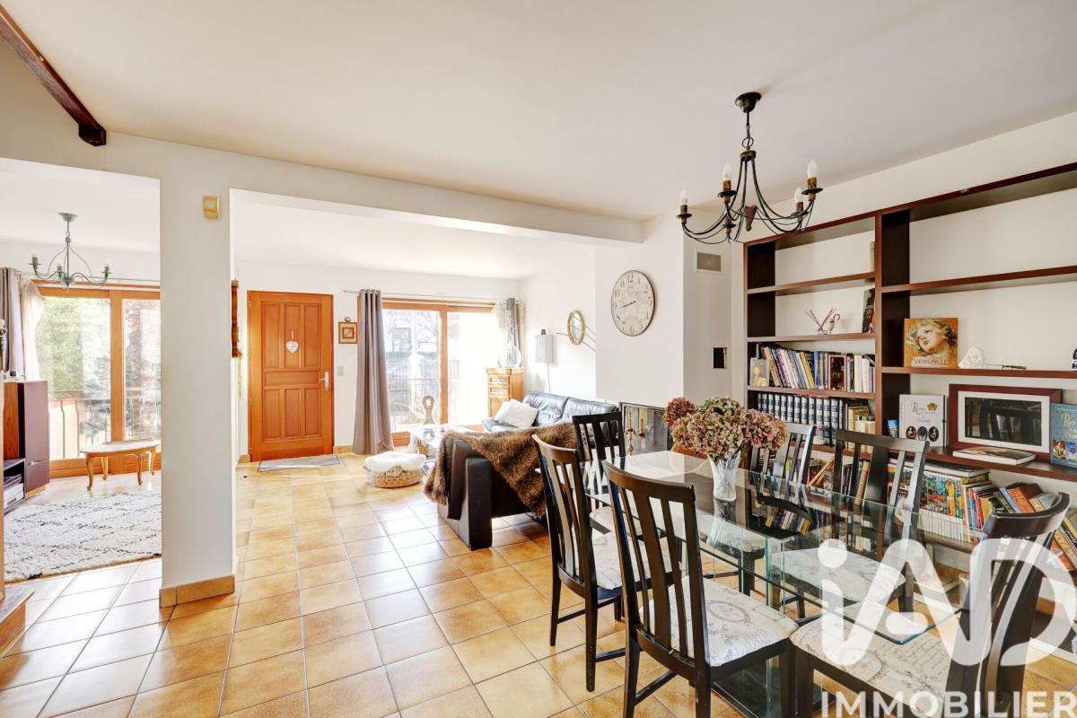 Maison 8 Pièce(s) Clamart