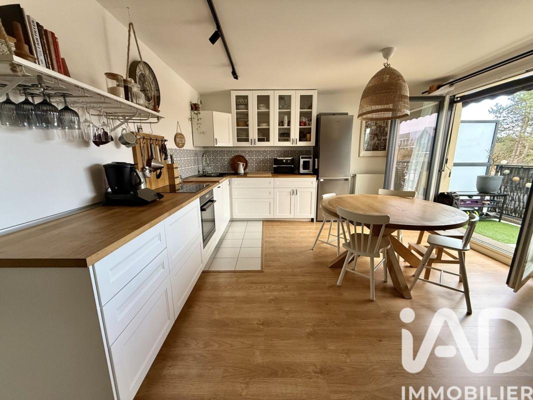 Appartement 4 Pièce(s) Plaisir