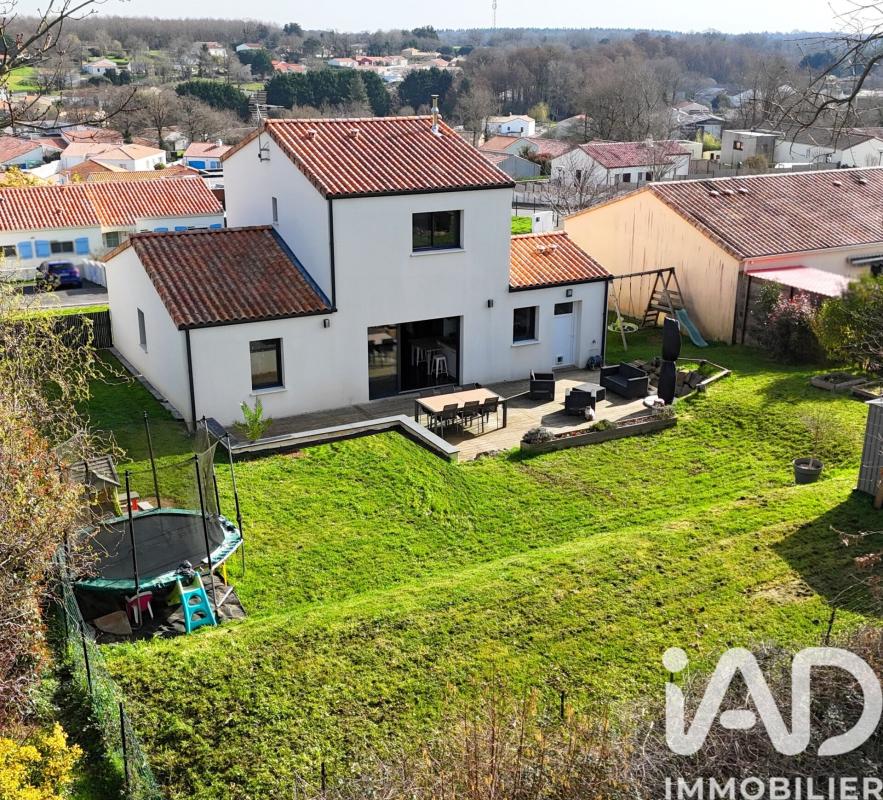 Maison 6 Pièce(s) Poiroux