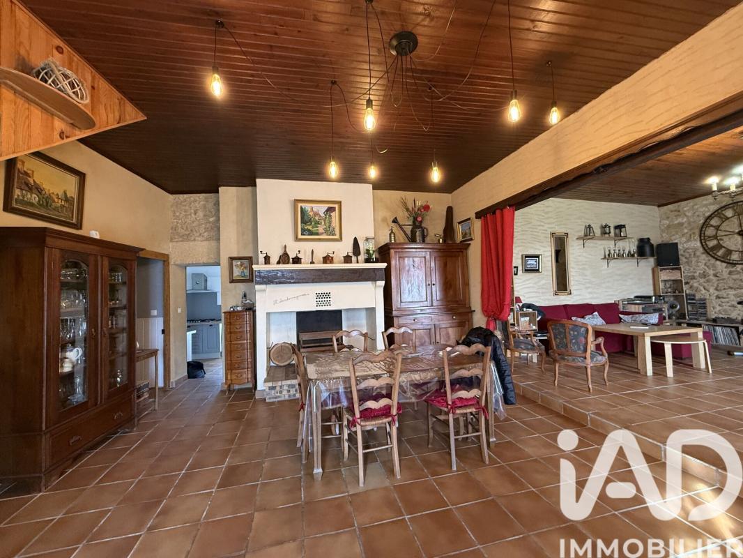 Maison longère 7 Pièce(s) Saint-Germain-et-Mons