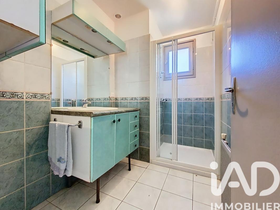 Maison 4 Pièce(s) Le Lardin-Saint-Lazare