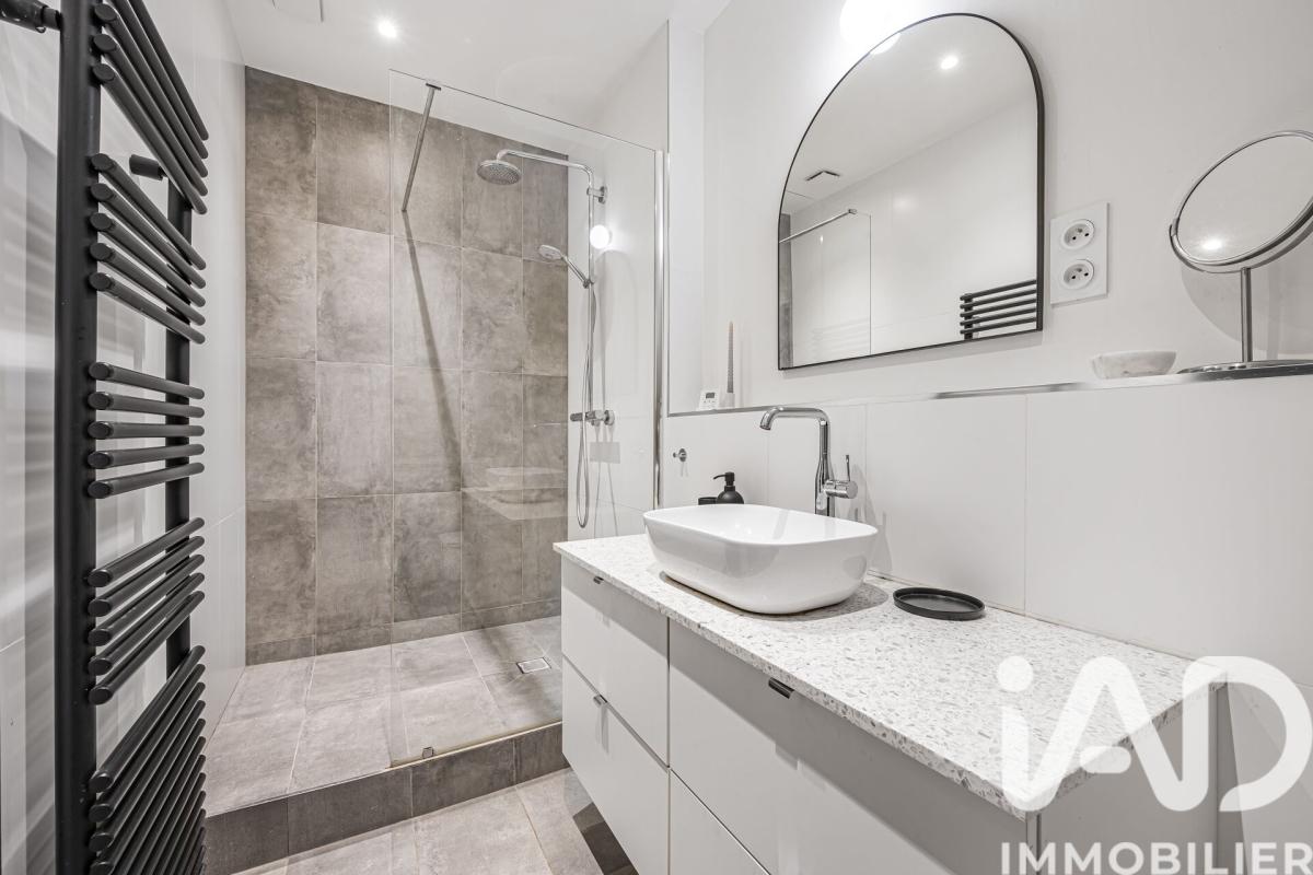 Appartement 3 Pièce(s) Paris 18eme Arrondissement