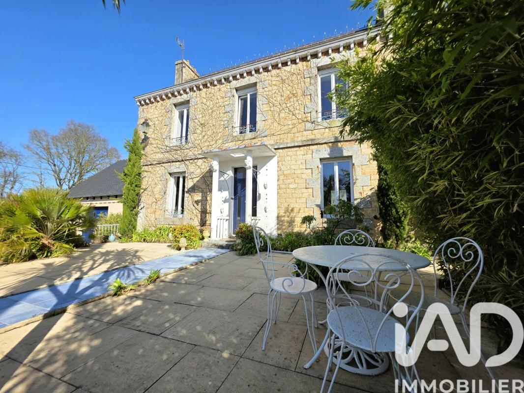 Demeure 7 Pièce(s) Bégard