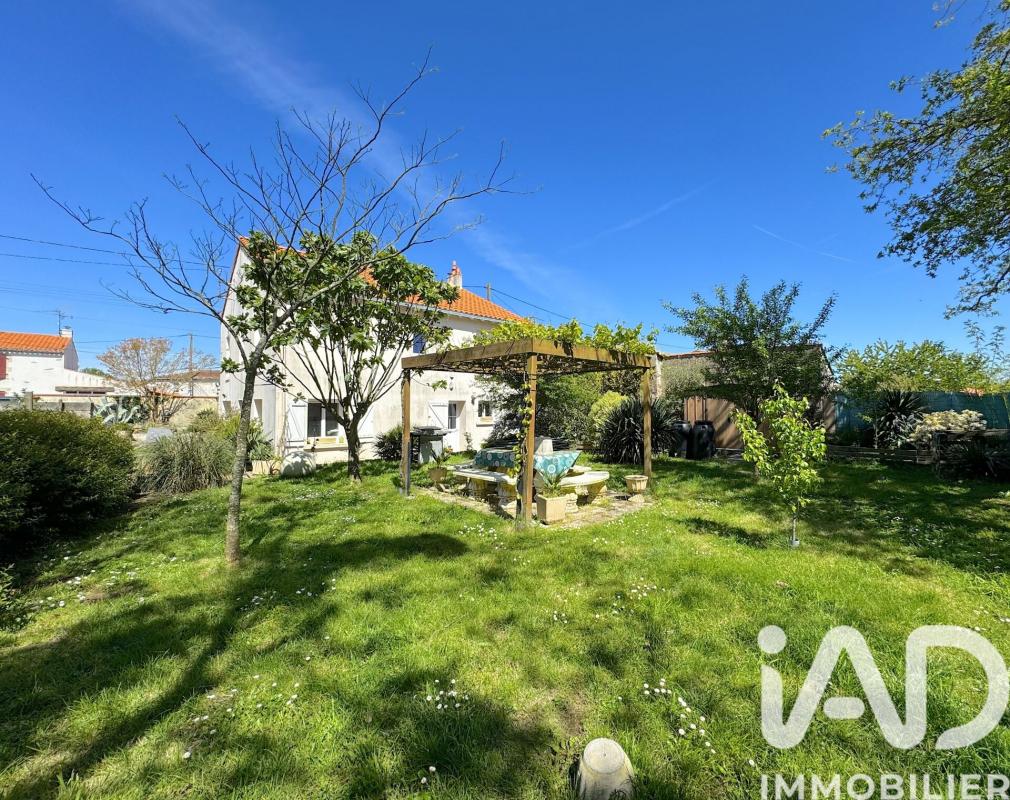 Maison 6 Pièce(s) Saint-Georges-de-Pointindoux