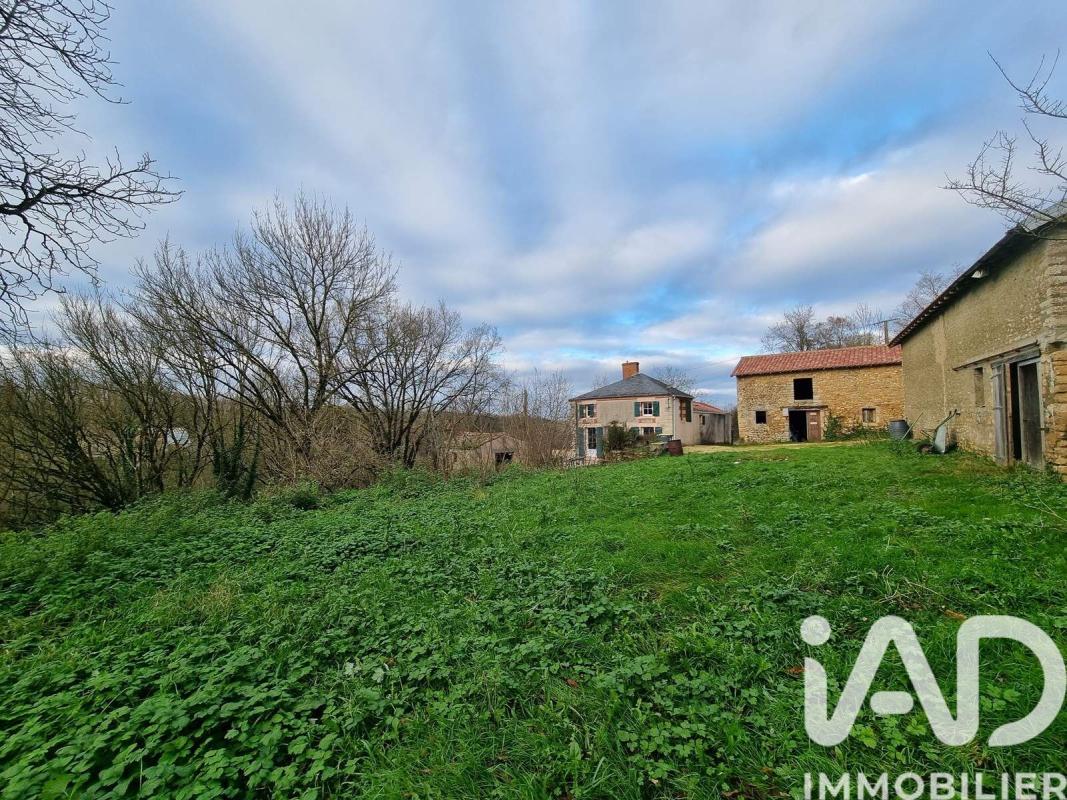 Maison 5 Pièce(s) Saint-Loup-Lamairé - Photo 2