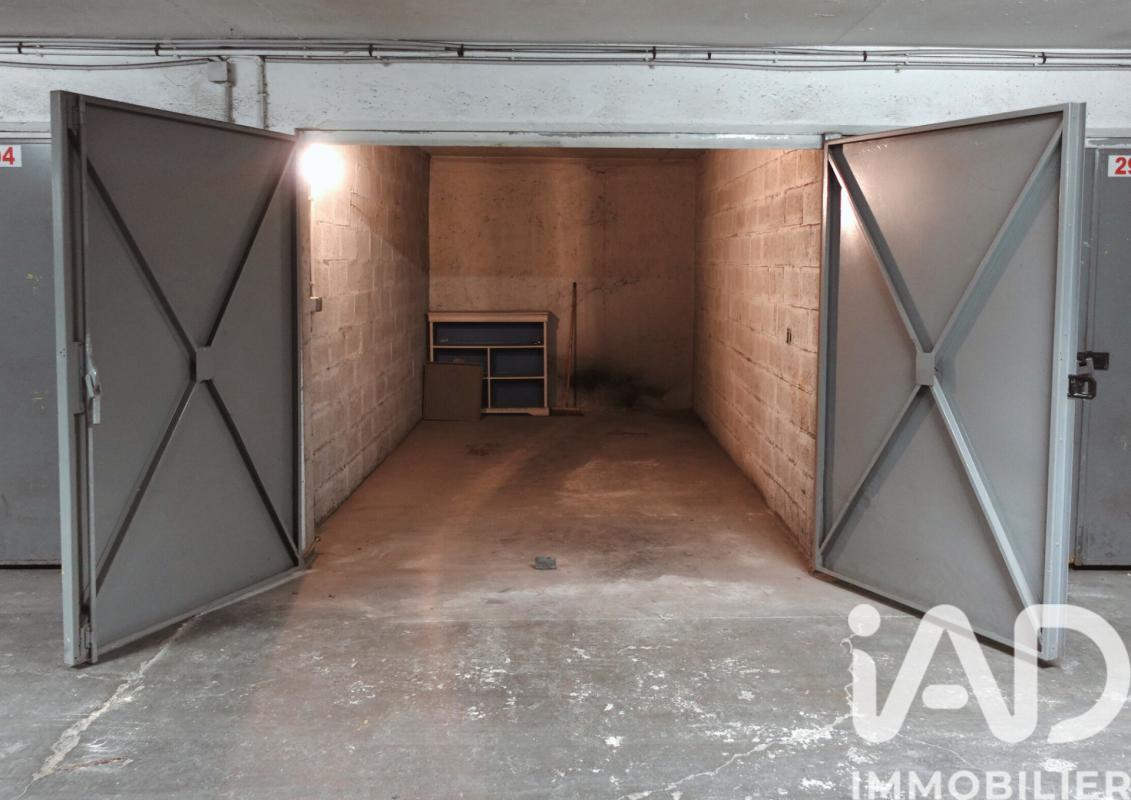 Parking  Paris 18eme Arrondissement