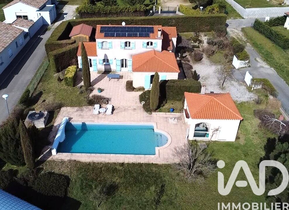 Maison traditionnelle 8 Pièce(s) Cheminas