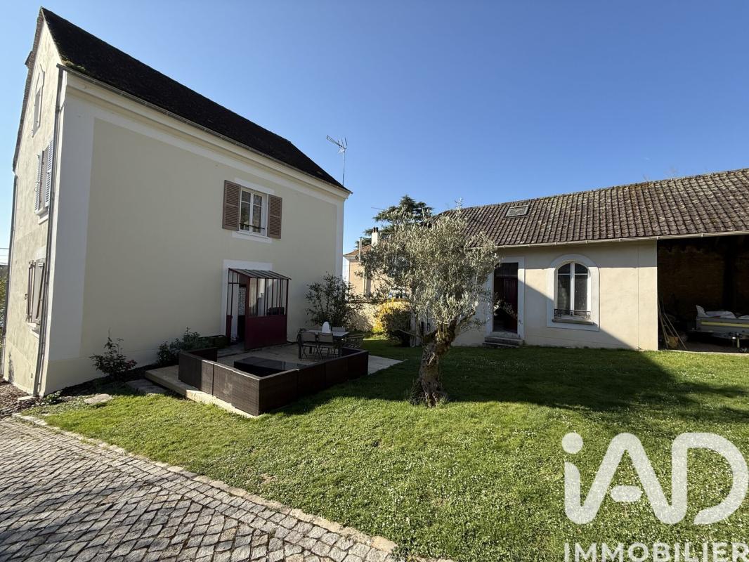 Maison traditionnelle 8 Pièce(s) Le Mée-sur-Seine