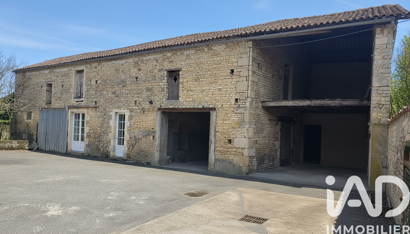 Maison de ville 10 Pièce(s) Villefagnan