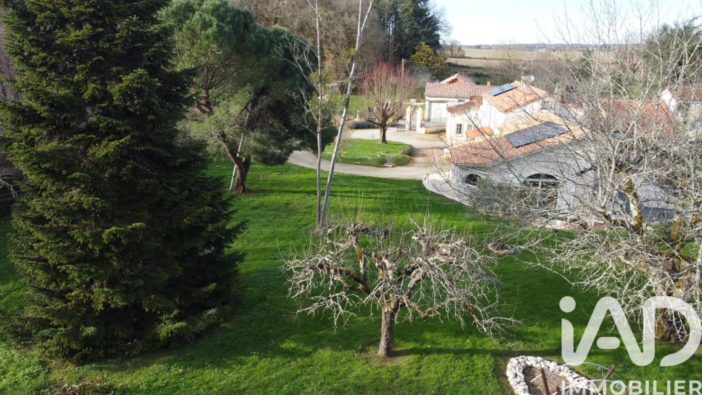 Maison 7 Pièce(s) Agris - Photo 1