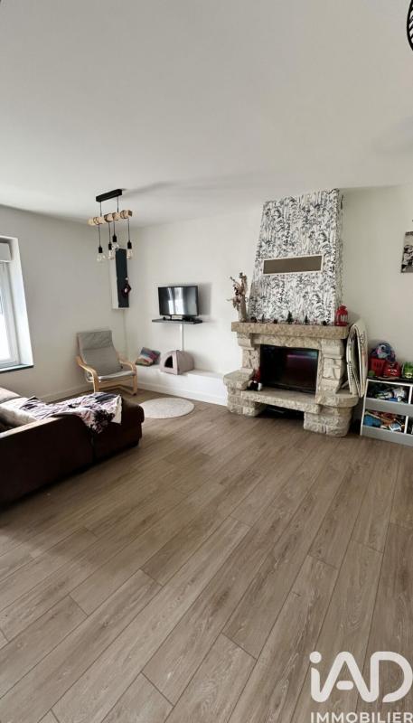 Maison de village 4 Pièce(s) La Chapelle-aux-Filtzméens