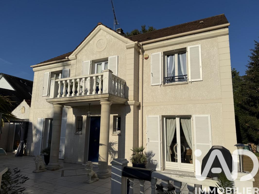 Maison 8 Pièce(s) Médan