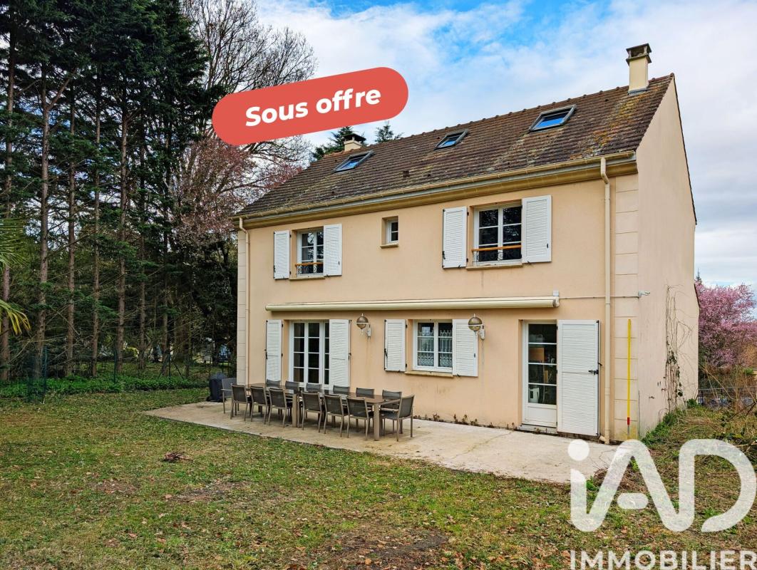 Maison traditionnelle 9 Pièce(s) Le Coudray-Montceaux