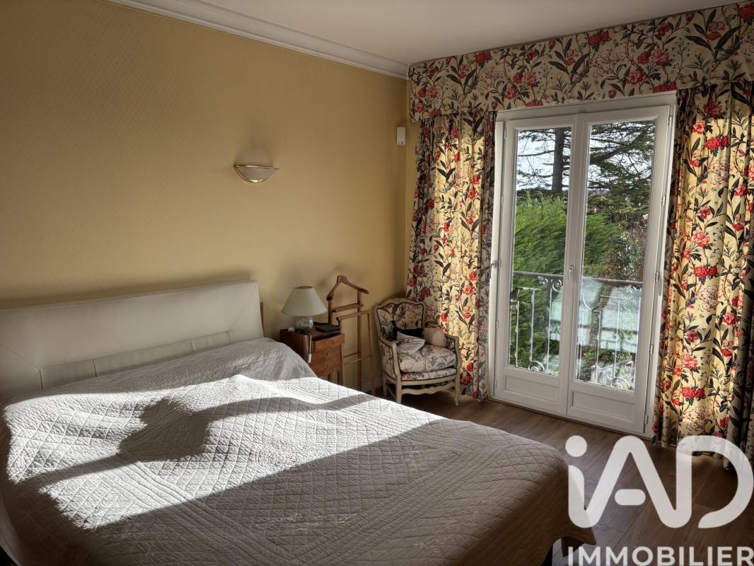 Maison 11 Pièce(s) Saint-Fargeau-Ponthierry - Photo 4