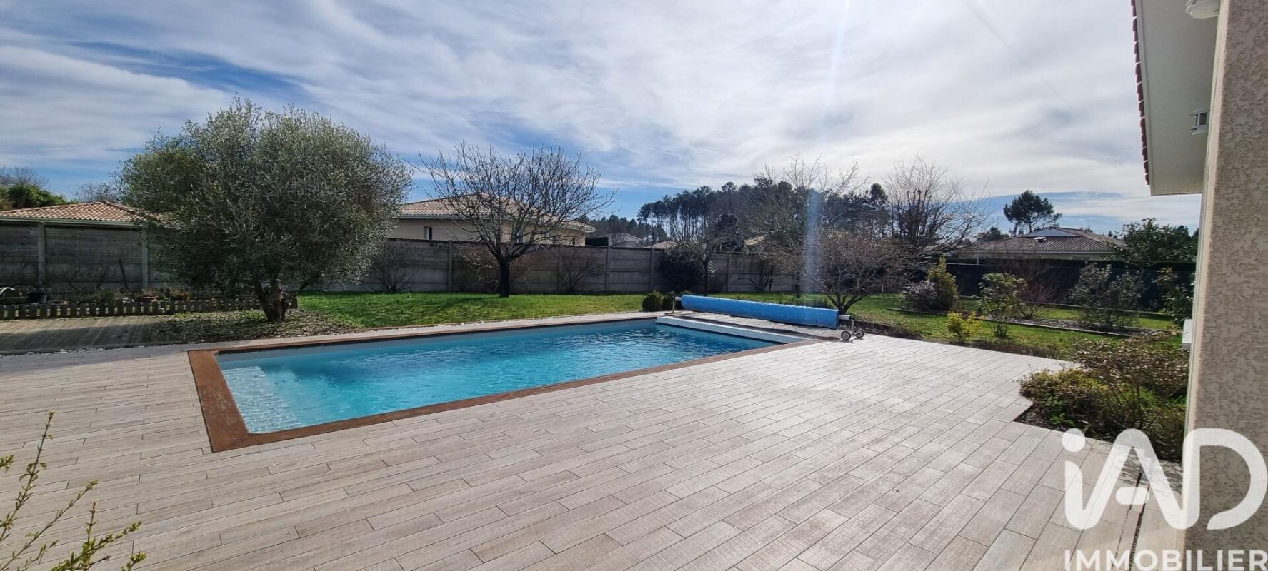 Maison 6 Pièce(s) Salles