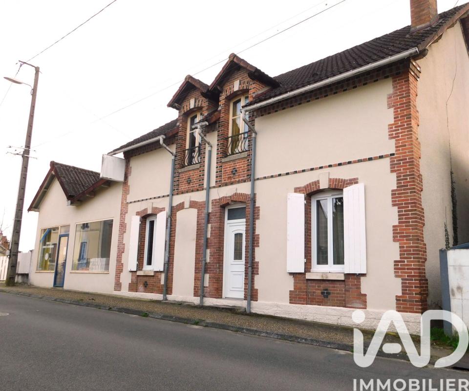 Maison 7 Pièce(s) Salbris