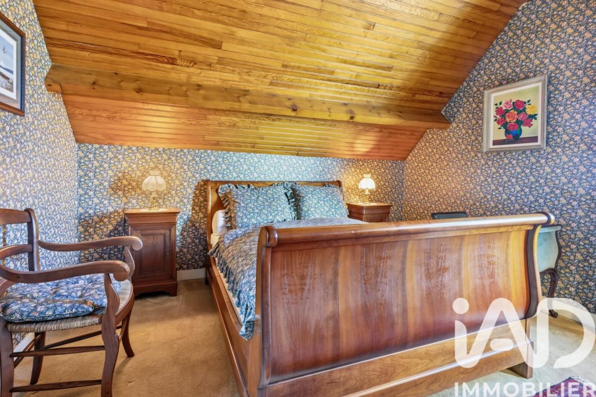 Maison 9 Pièce(s) La Rochette