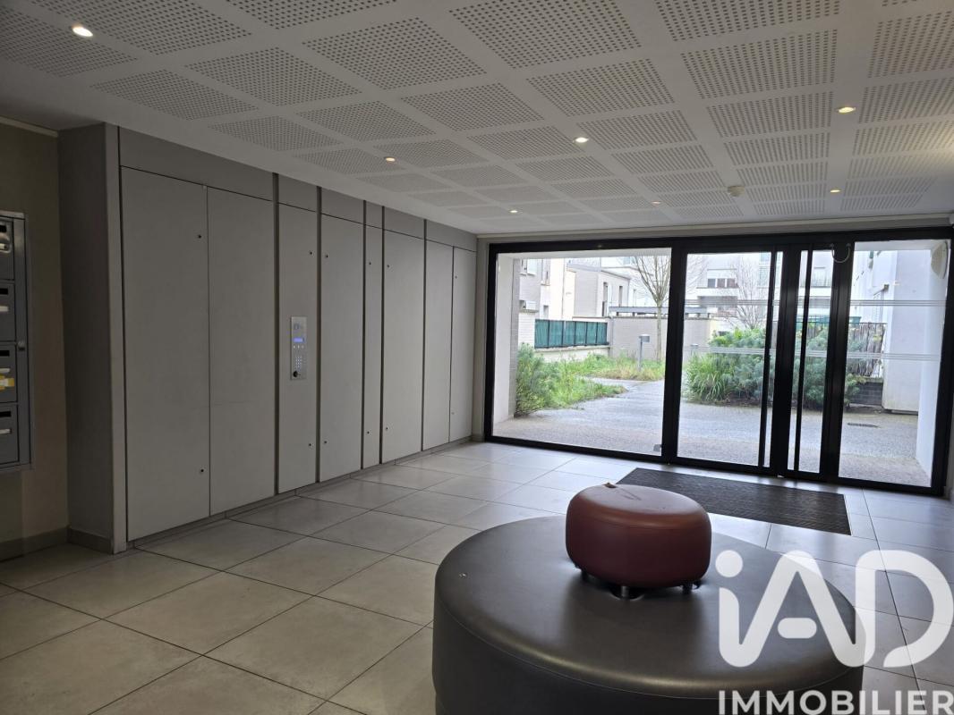 Appartement 4 Pièce(s) Stains