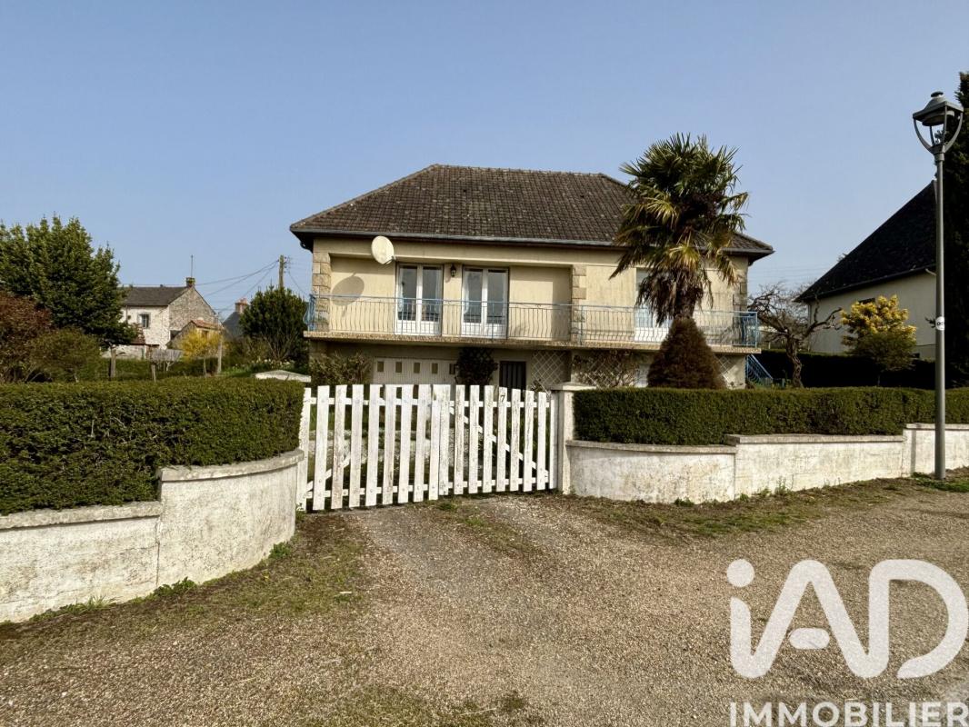 Maison 4 Pièce(s) Sainte-Suzanne-et-Chammes