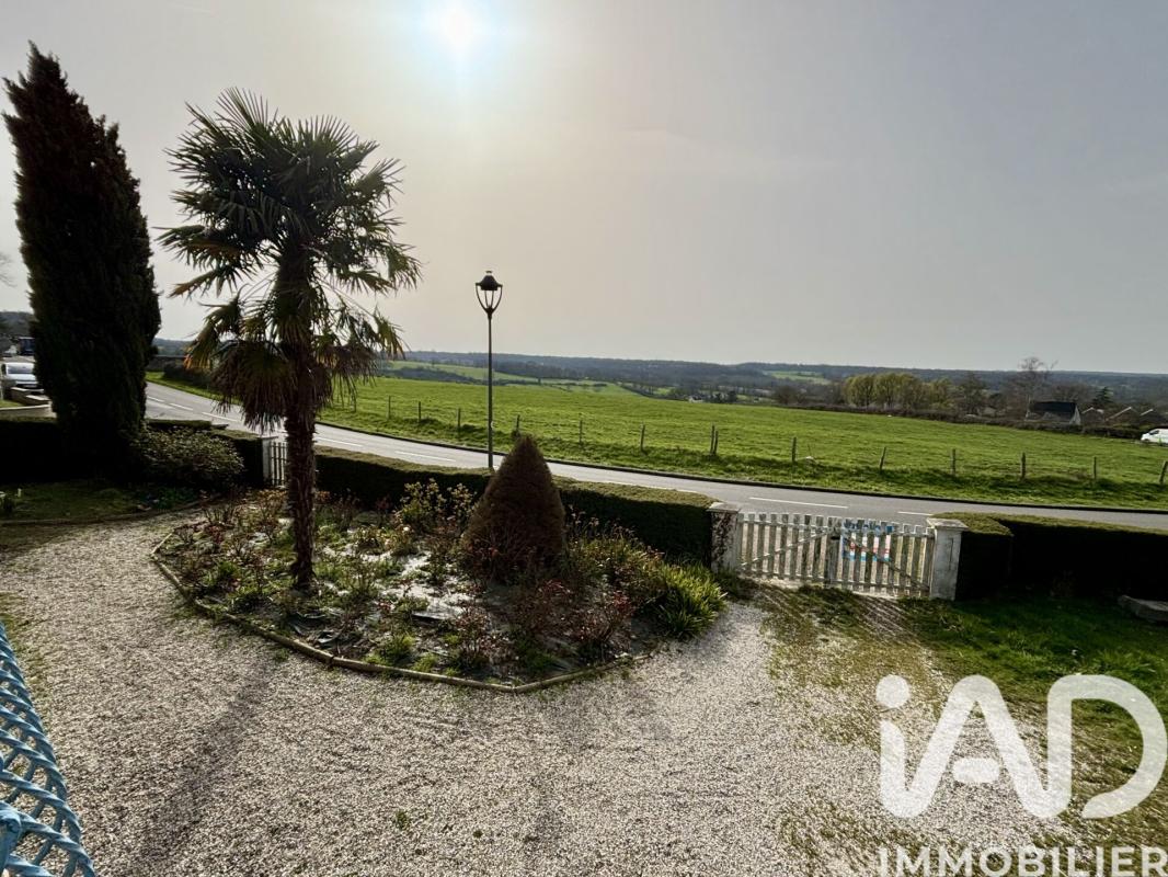 Maison 4 Pièce(s) Sainte-Suzanne-et-Chammes - Photo 2