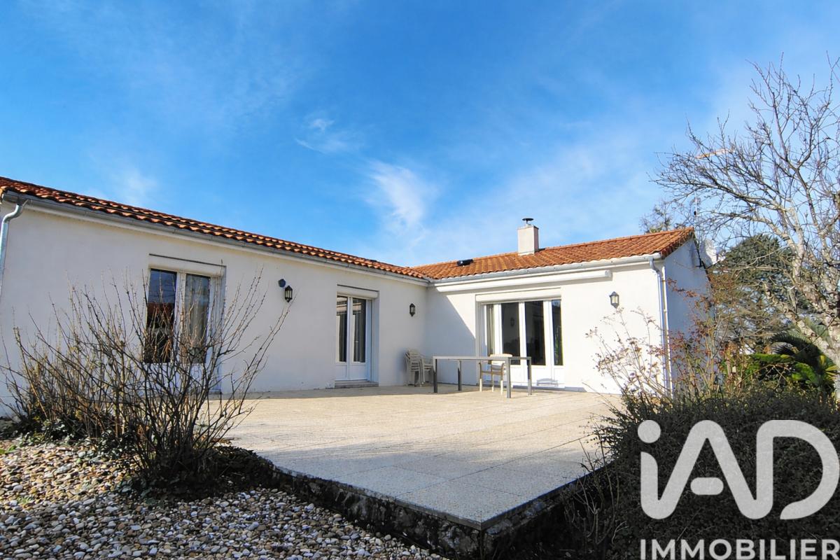 Maison traditionnelle 8 Pièce(s) Fontenay-le-Comte