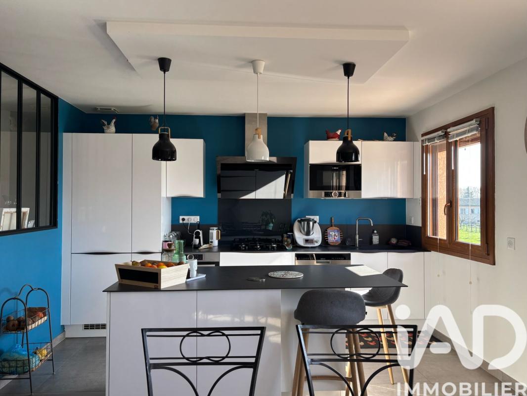 Maison 7 Pièce(s) Charentay