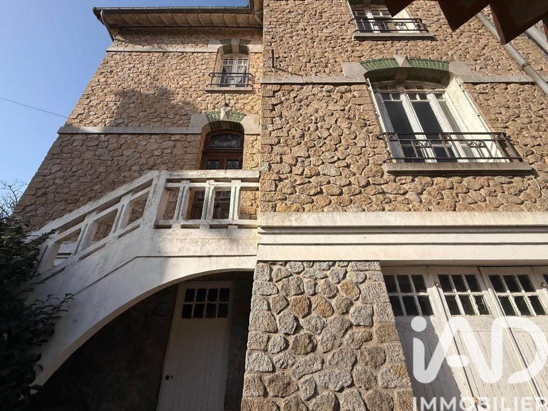 Maison 5 Pièce(s) Fougères