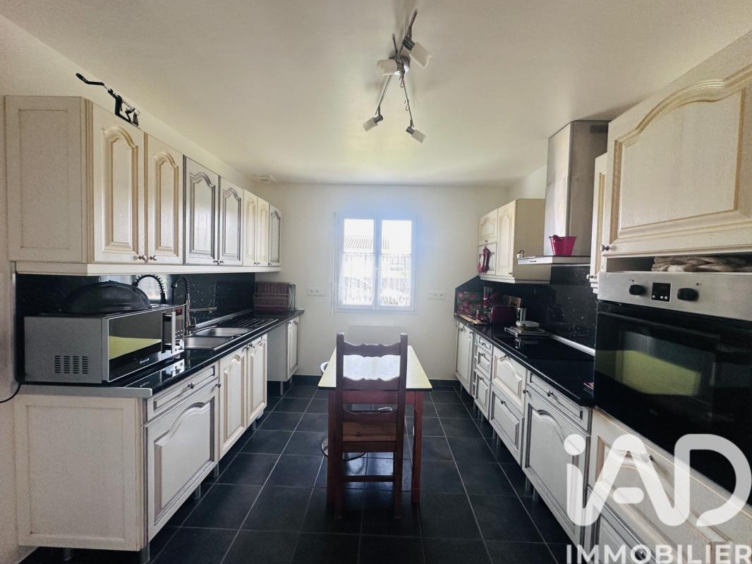 Maison traditionnelle 6 Pièce(s) Le Champ-Saint-Père