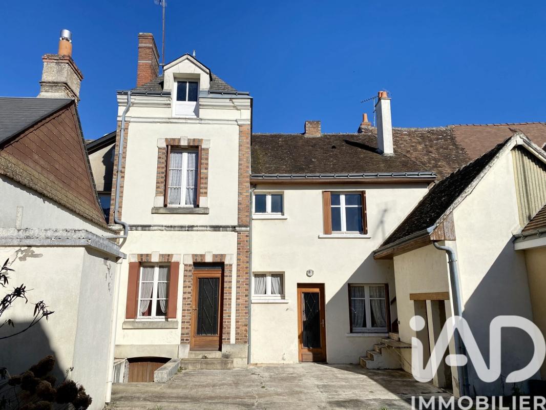 Maison de ville 8 Pièce(s) Château-Renault