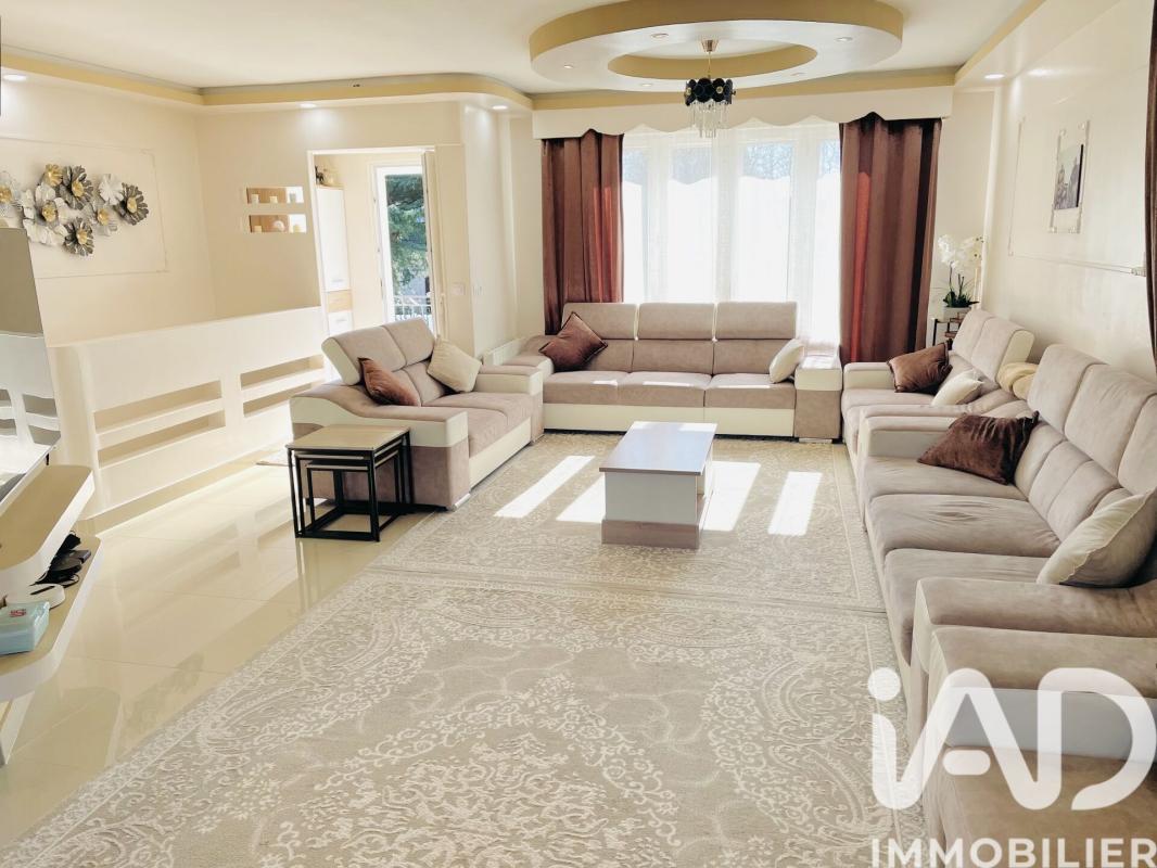 Maison traditionnelle 10 Pièce(s) Le Blanc