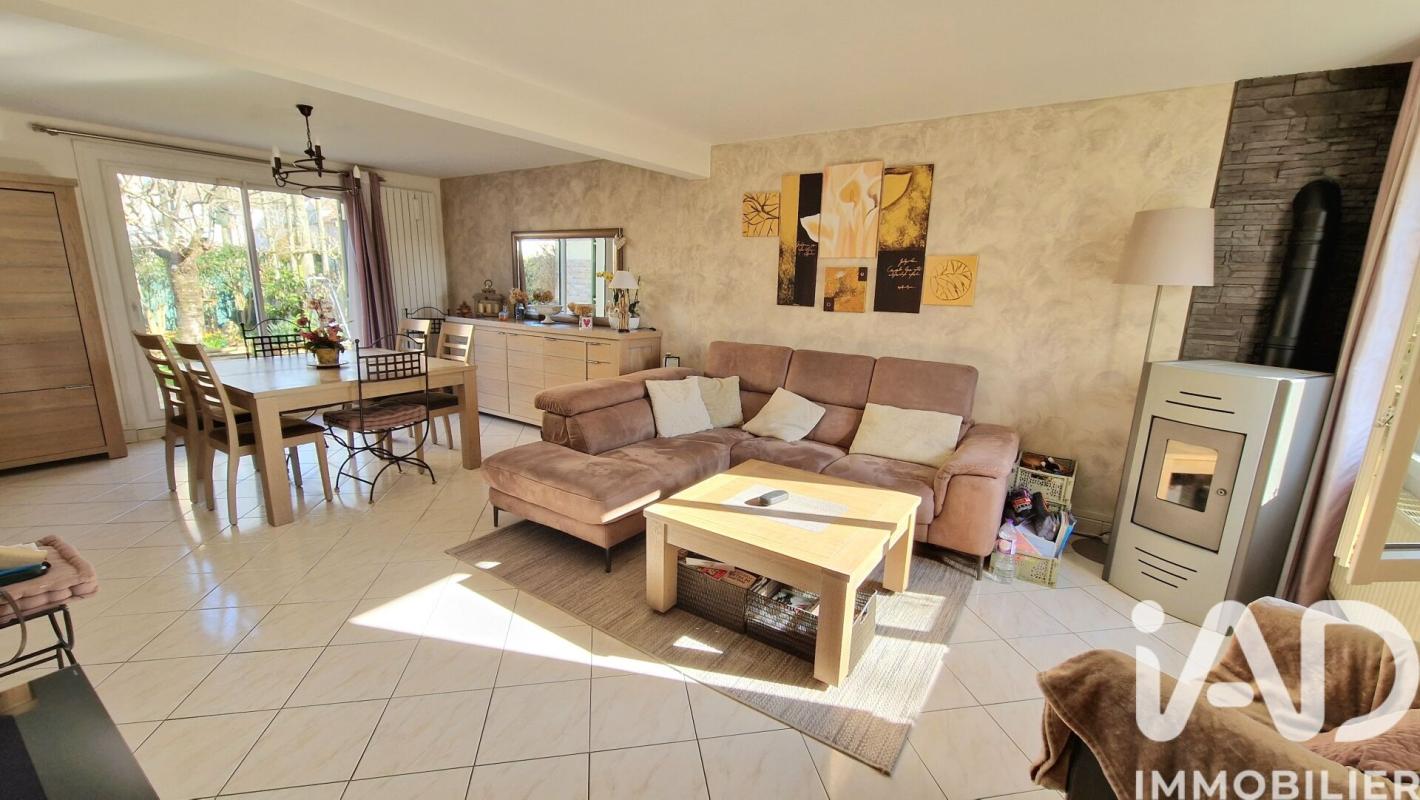 Maison 6 Pièce(s) Nozay