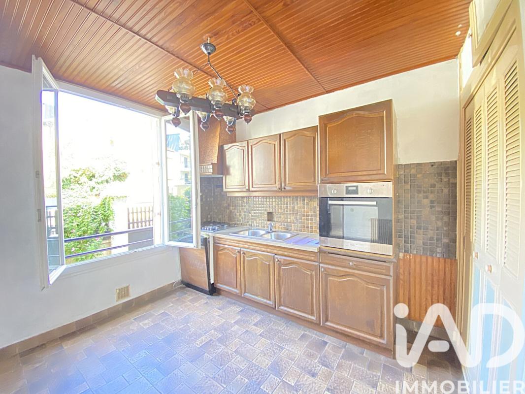 Propriété 5 Pièce(s) Suresnes