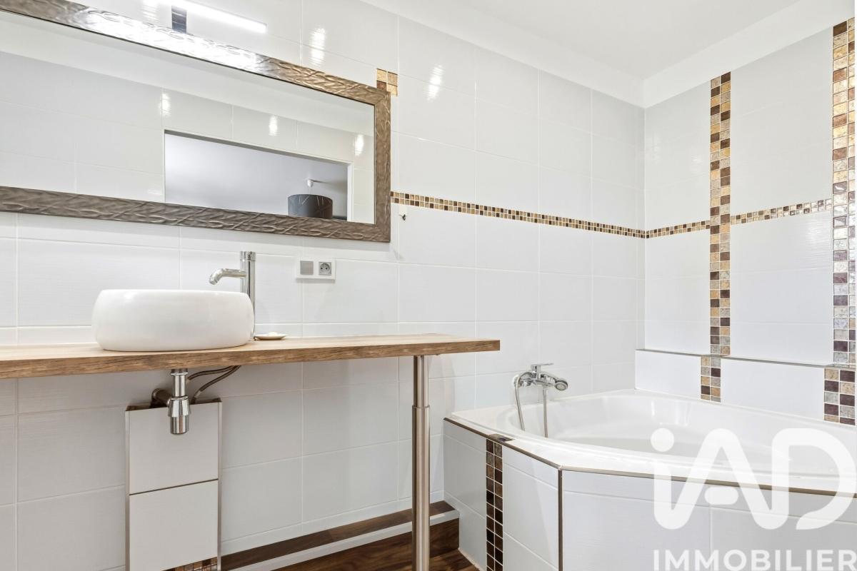 Maison 4 Pièce(s) Fontaine-le-Port